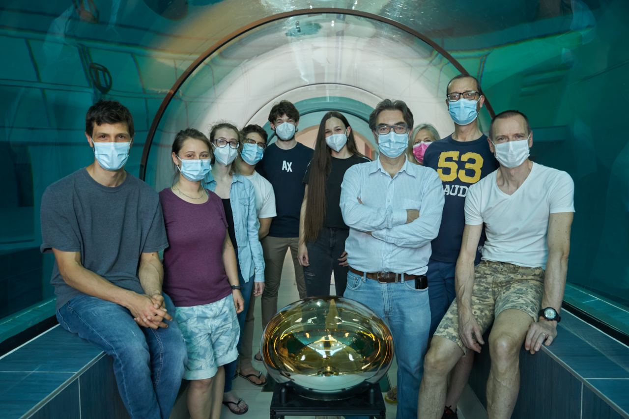 JUNO's electronics - Researchers of the INFN Sections of Milan and Padua and of the University of Padua